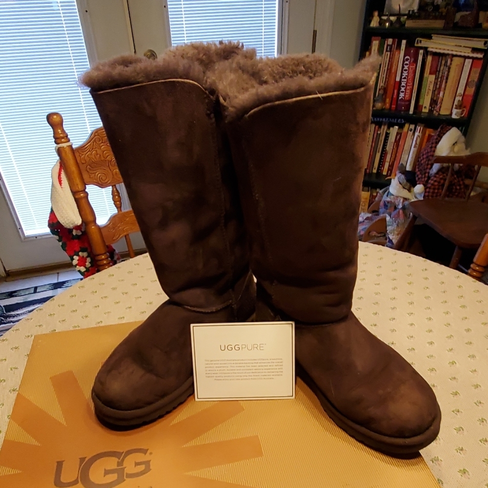 Ugg Bailey triple button boot